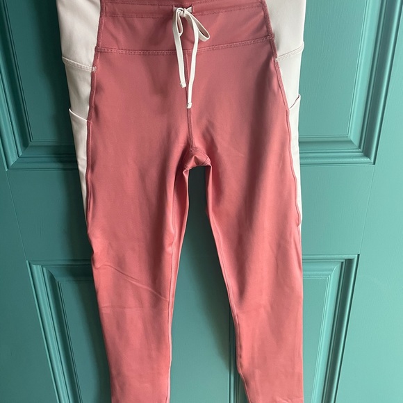 Fabletics - Picture 2 of 3